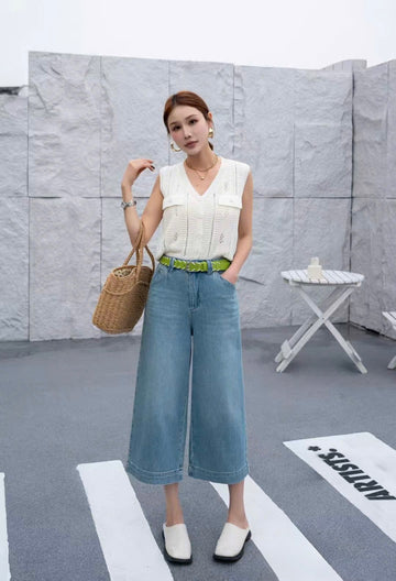 Straight-Leg Cropped Jeans