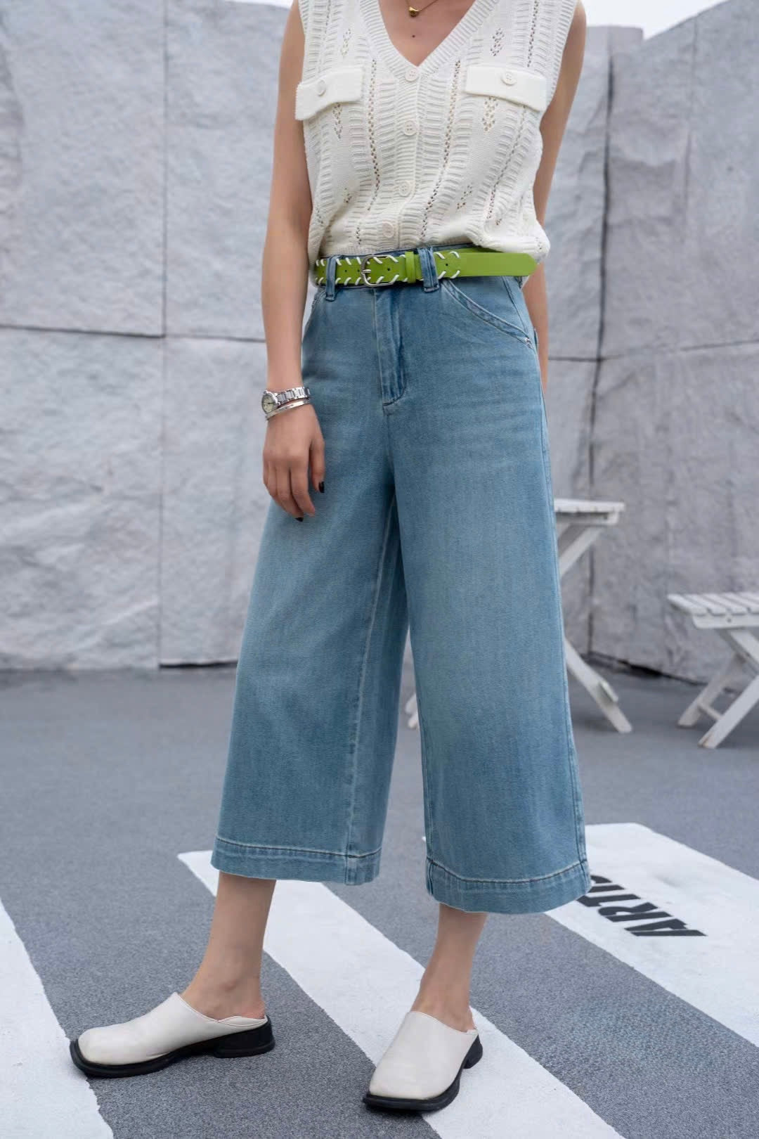 Straight-Leg Cropped Jeans