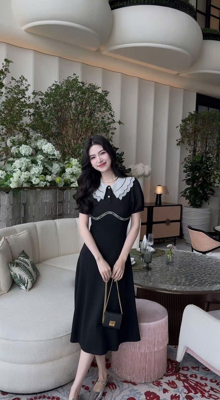 Vintage Charm Scallop-Collar Midi Dress