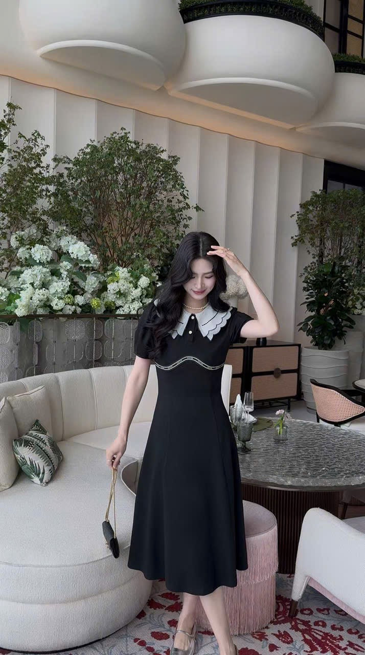 Vintage Charm Scallop-Collar Midi Dress